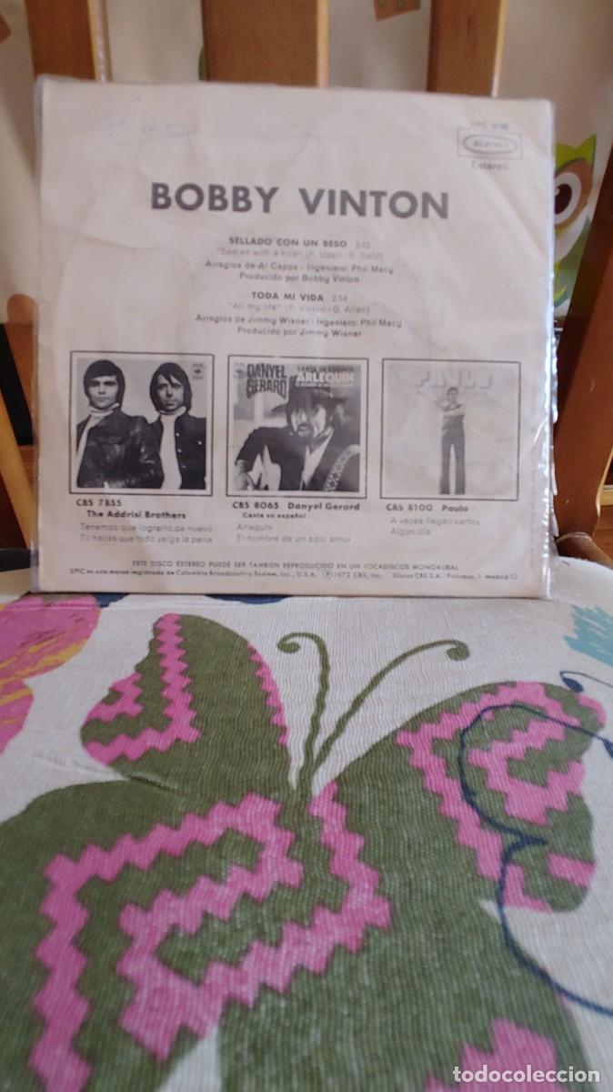 Discos de vinilo: BOBBY VINTON-SINGLE SELLADO CON UN BESO - Foto 2
