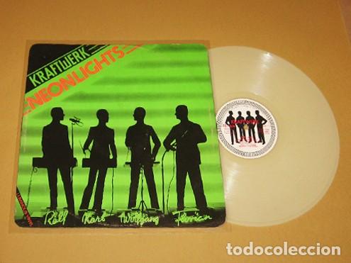 Discos de vinilo: KRAFTWERK - NEON LIGHTS (8:46) / TRANS EUROPE EXPRESS / THE MODEL - MAXI-SINGLE - 1978 - UK