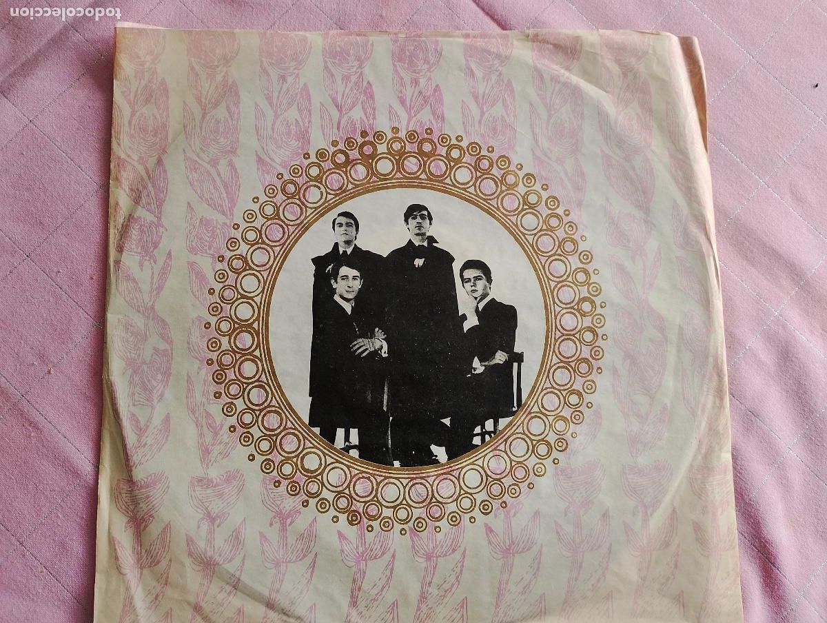 Discos de vinilo: Los Brincos &ndash; Los Brincos, 1991, sin la caja, solo disco y el encarte de la foto, 31301004