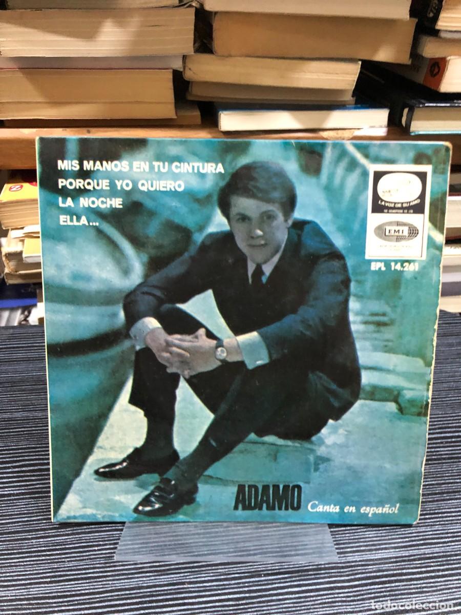 Discos de vinilo: Mis manos en tu cintura / Porque yo quiero / La noche / Ella... (Canta en espa&ntilde;ol) Adamo