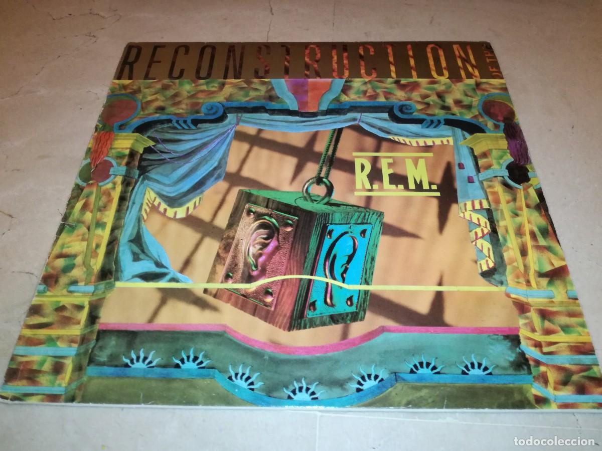 Discos de vinilo: R.E.M.-FABLES OF THE RECONSTRUCTION-CONTIENE ENCARTE-ORIGINAL ESPA&Ntilde;OL 1985-EN MUY BUEN ESTADO