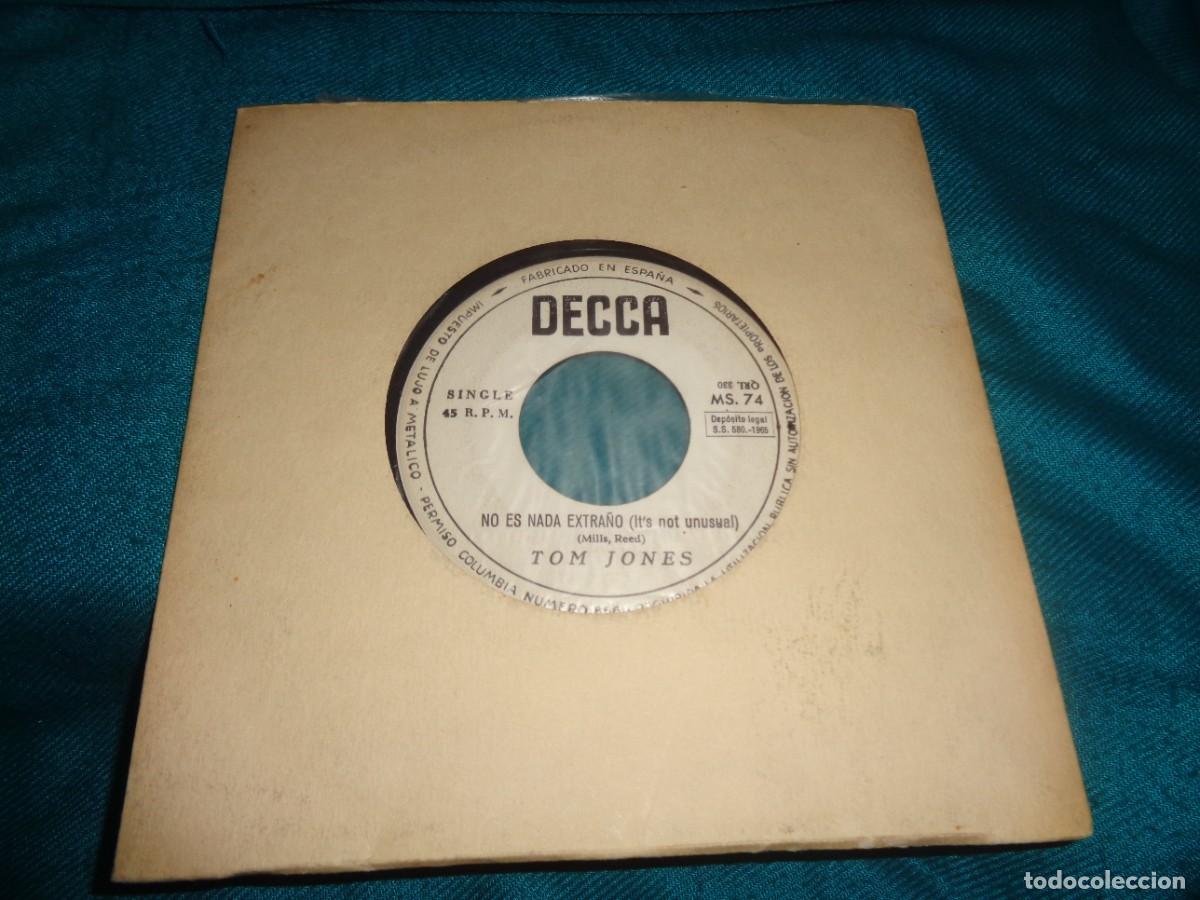Discos de vinilo: TOM JONES. NO ES EXTRA&Ntilde;O / ERASE UNA VEZ. DECCA, 1965. IMPECABLE (#)