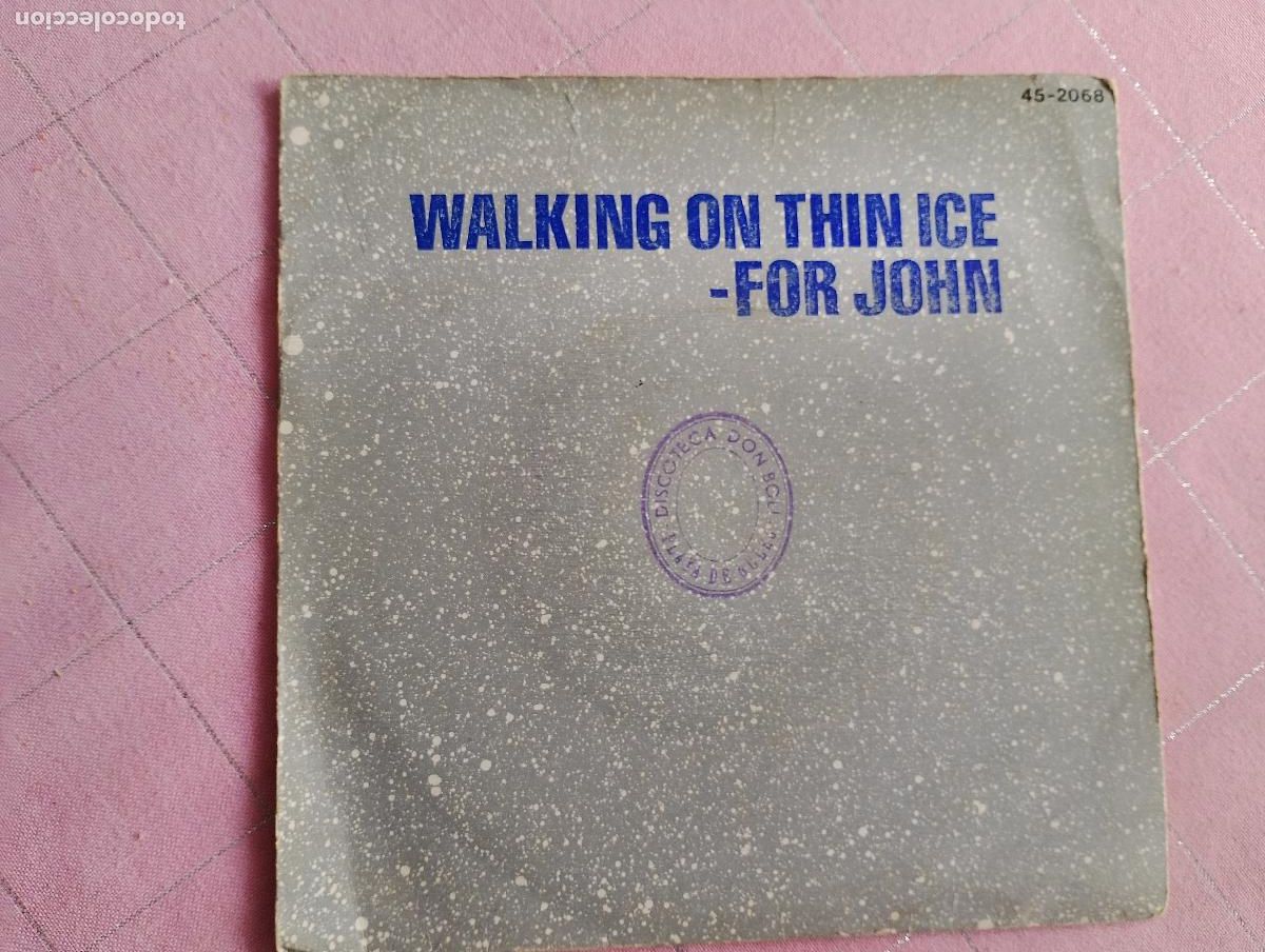 Discos de vinilo: Yoko Ono &ndash; Walking On Thin Ice, 1981, contiene el panfleto de las letras