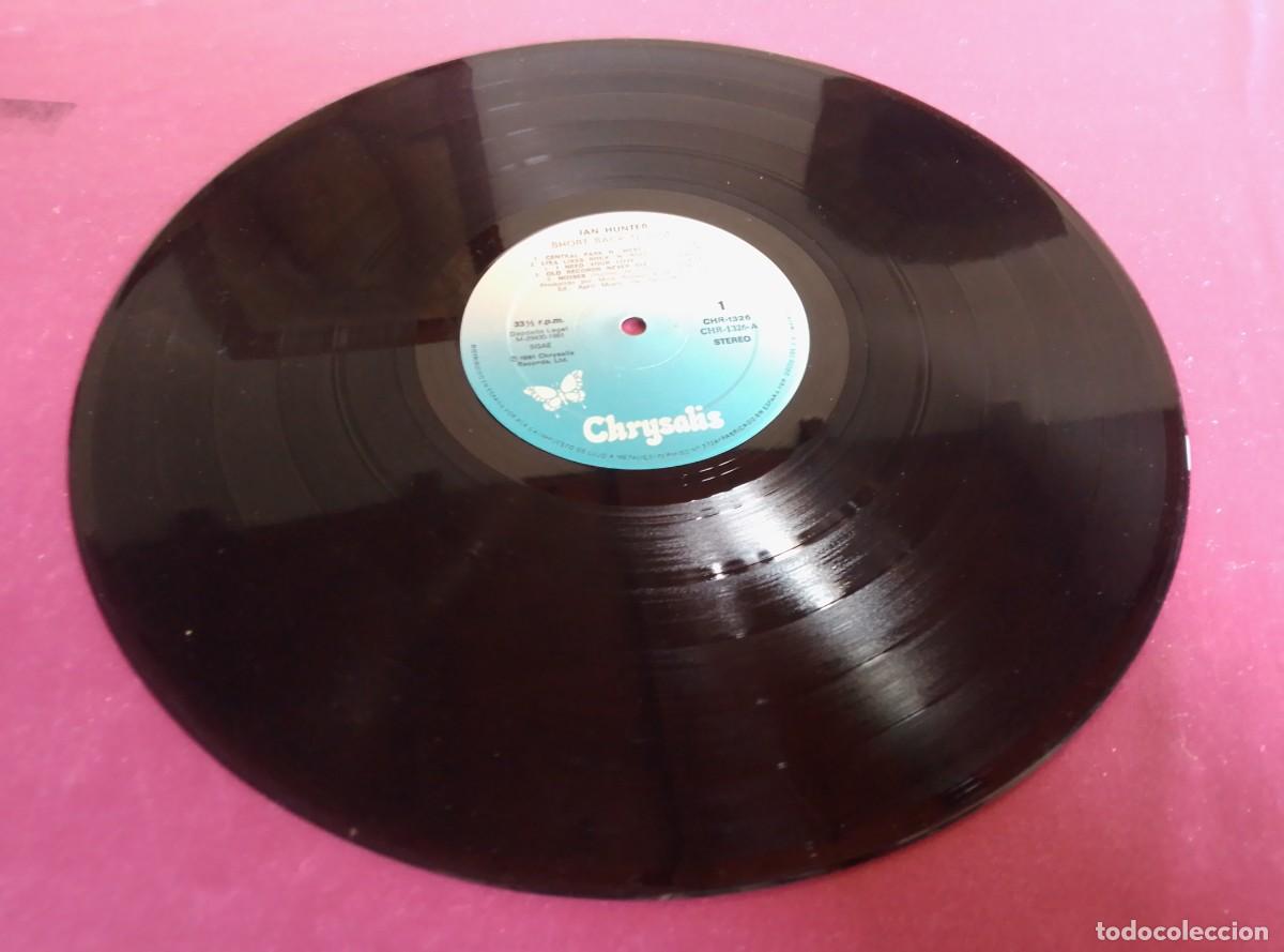 Discos de vinilo: IAN HUNTER SHORT BACK N SIDE 1981 LP L31 4-1 - Foto 2
