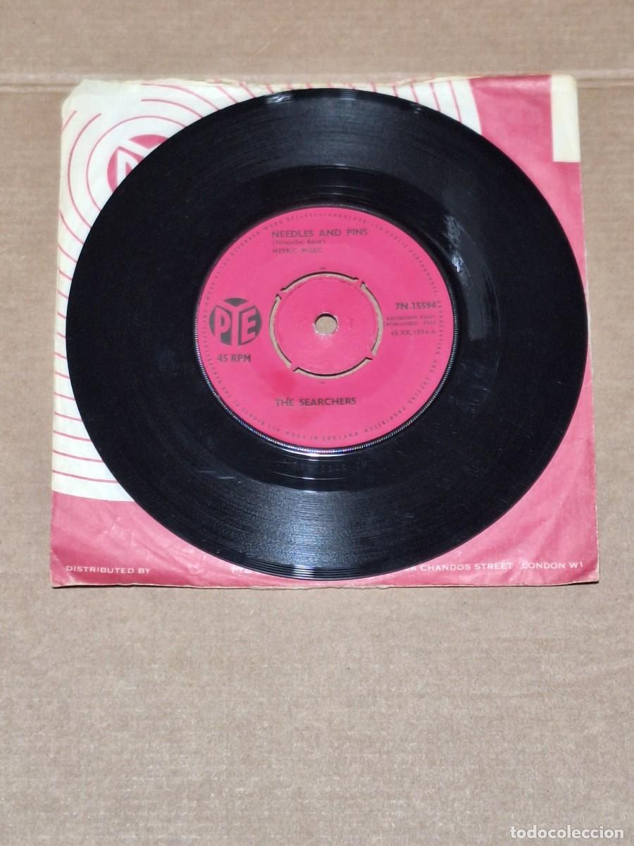Discos de vinilo: The Searchers &lrm;&ndash; Needles And Pins 7 single Pye Records &lrm;&ndash; 7N.15594