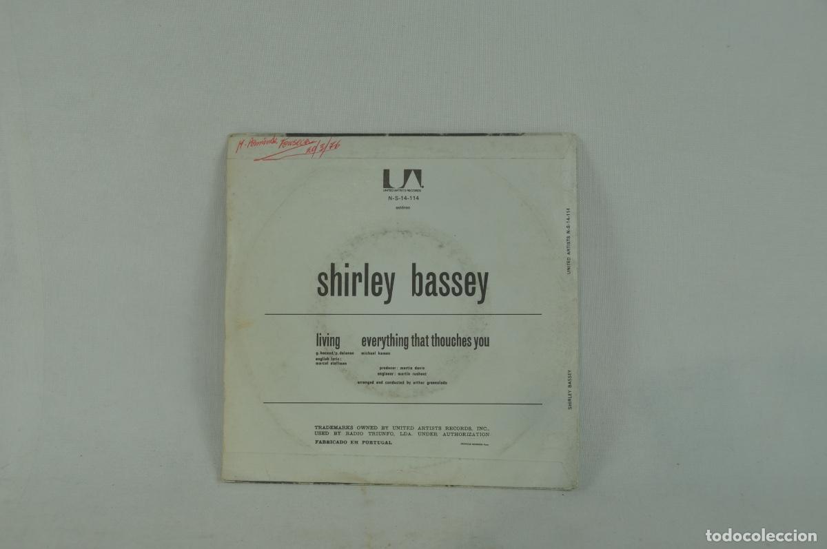 Discos de vinilo: Shirley Bassey - Living - Foto 2