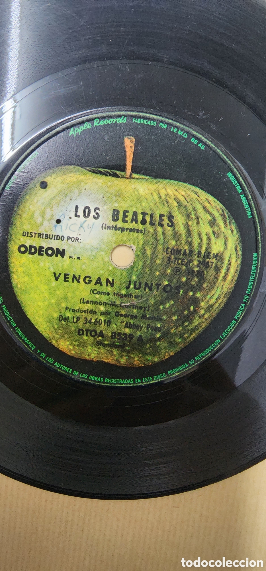 Discos de vinilo: The Beatles : Vengan juntos/Algo 7&rdquo; original Argentina 1970 -colecci&oacute;n