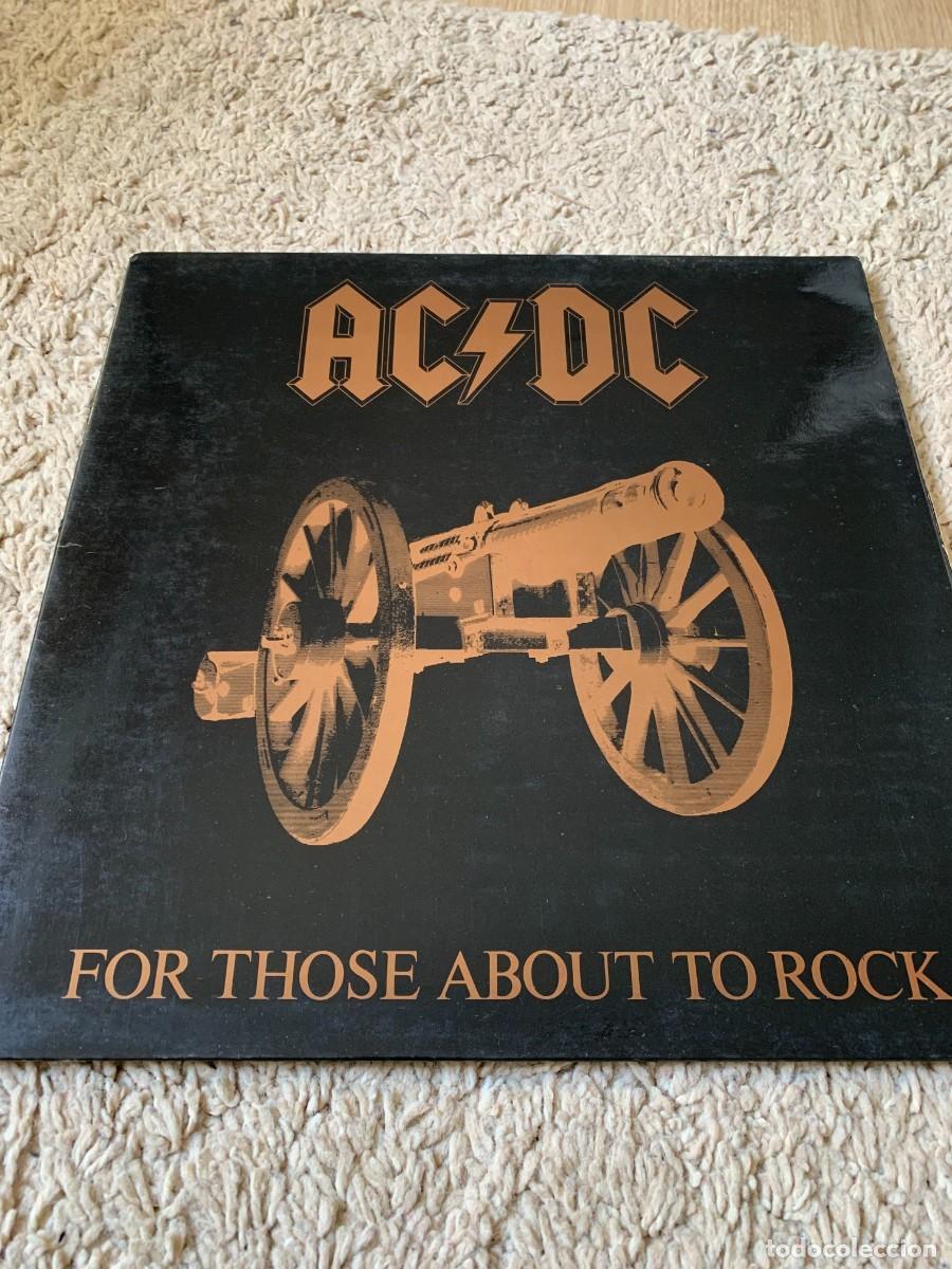 Discos de vinilo: LP. AC/DC. FOR THOSE ABOUT TO ROCK. A&Ntilde;O 1981. CARPETA DOBLE.