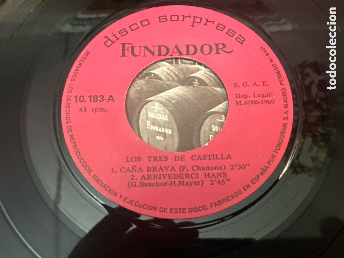 Discos de vinilo: LOS TRES DE CASTILLA / CA&Ntilde;A BRAVA / ARRIVEDERCI HANS / QUE SERA + 1 (EP FUNDADOR 1969)