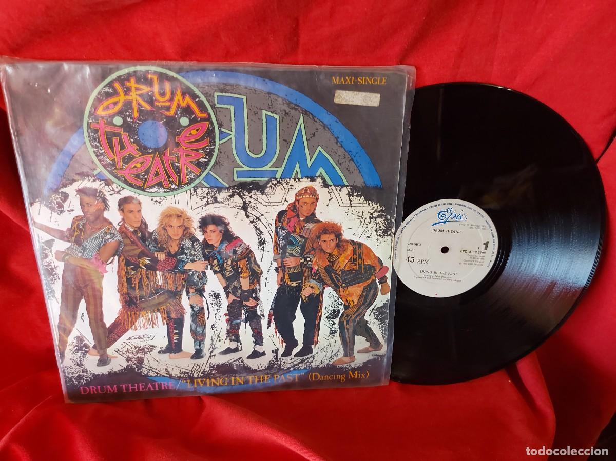 Discos de vinilo: MAXI SINGLE DRUM THEATRE LIVING IN THE PAST ( 1985 ( PEDIDOS MINIMOS 10 &euro; ) CAJA N.&ordm; 3 - LP