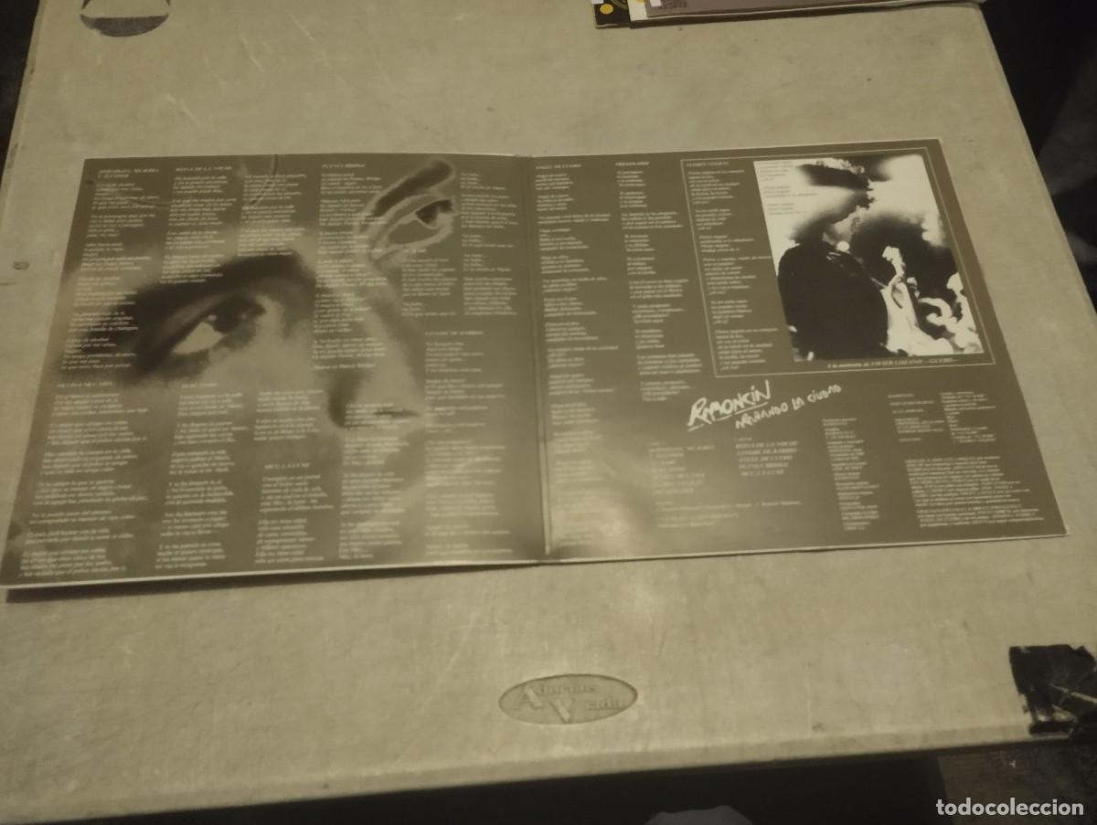 Discos de vinilo: RAMONCIN LP ARA&Ntilde;ANDO LA CIUDAD ESP.1983 PORTADA ABIERTA - Foto 2