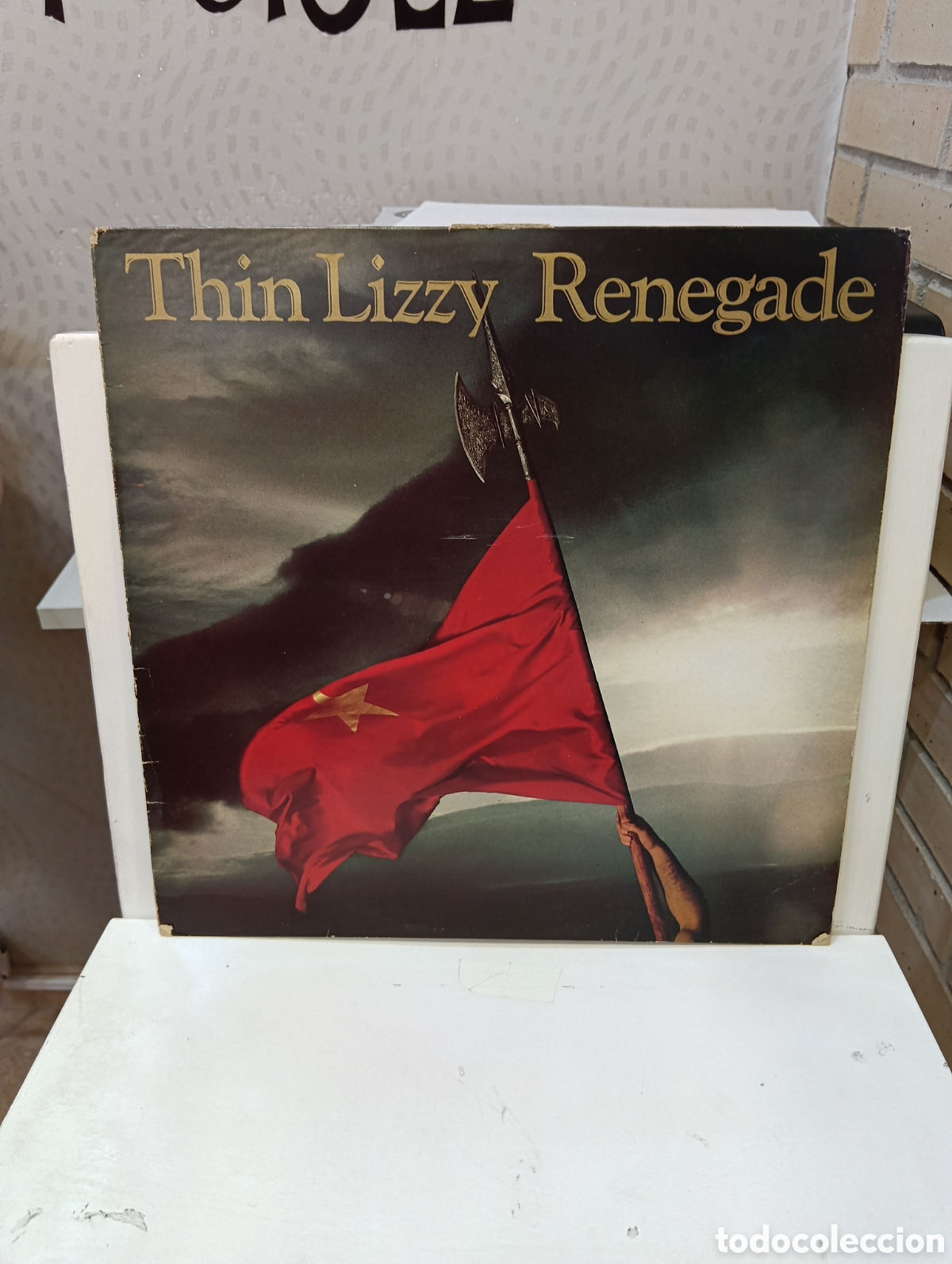 Discos de vinilo: Thin Lizzy. &rdquo; Renegade &rdquo;. Primera Edici&oacute;n England. 1981. V&eacute;rtigo