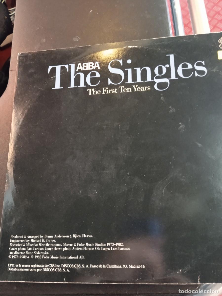 Discos de vinilo: ABBA - THE SINGLES. LP DOBLE. - Foto 2