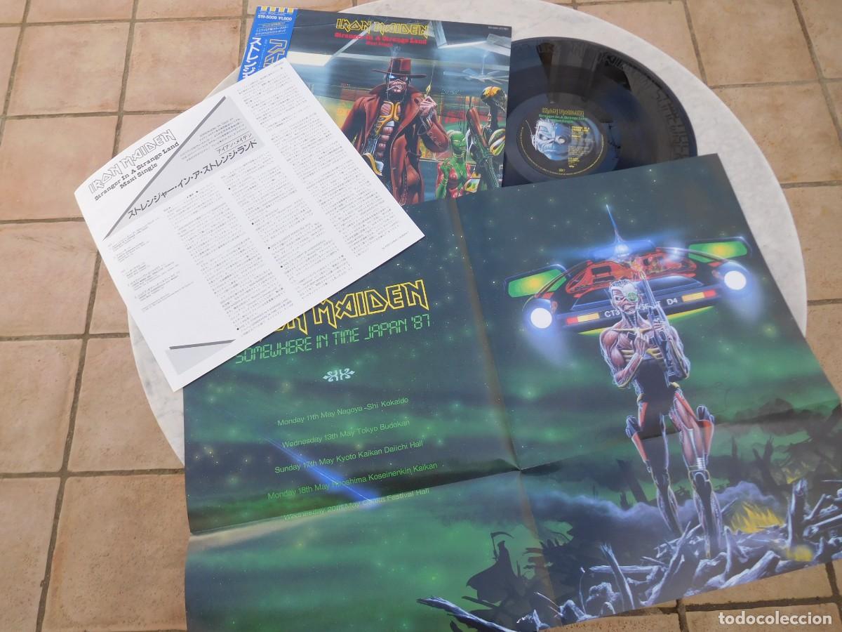 Discos de vinilo: Iron Maiden. Maxi Single. Stranger in a strange land. Edici&oacute;n Japonesa. EMI S19-5009