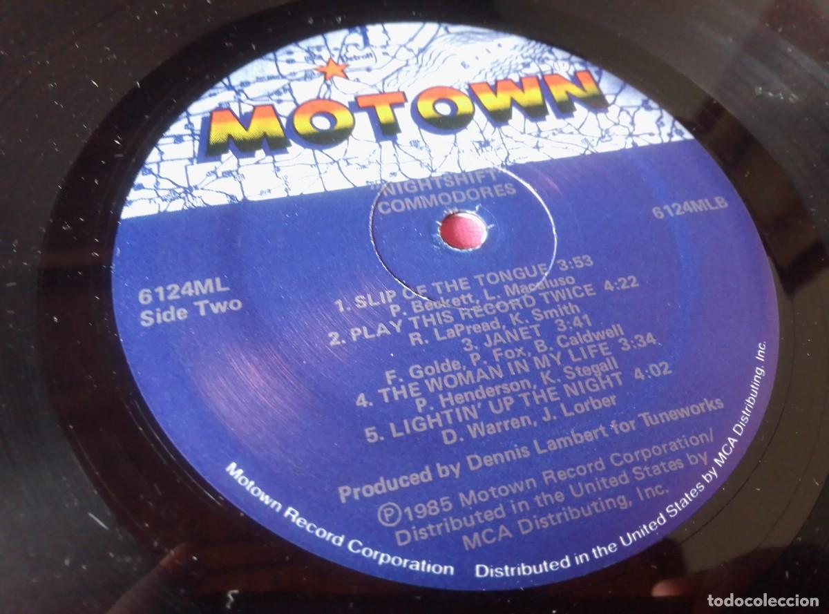Discos de vinilo: COMMODORES NIGHTSHIFT 1985 LP L31 43 - Foto 2
