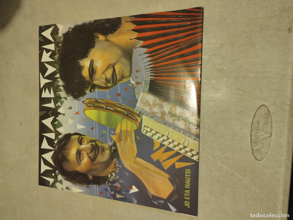Discos de vinilo: TAPIA ETA LETURIA LP JO ETA AHUTSI INSERT LETRAS