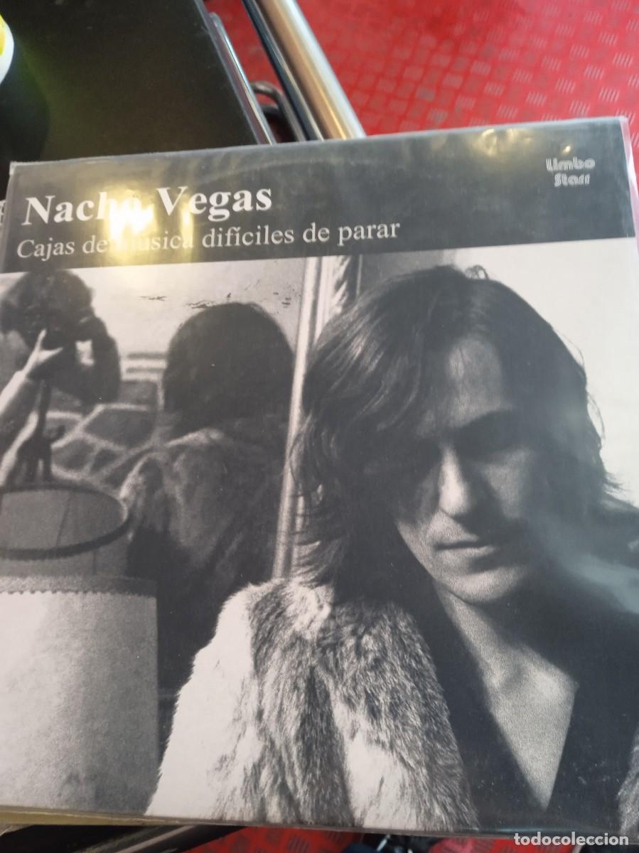 Discos de vinilo: NACHO VEGAS- CAJAS DE M&Uacute;SICA DIF&Iacute;CILES DE PARAR. LP TRIPLE. EDICI&Oacute;N 2010.