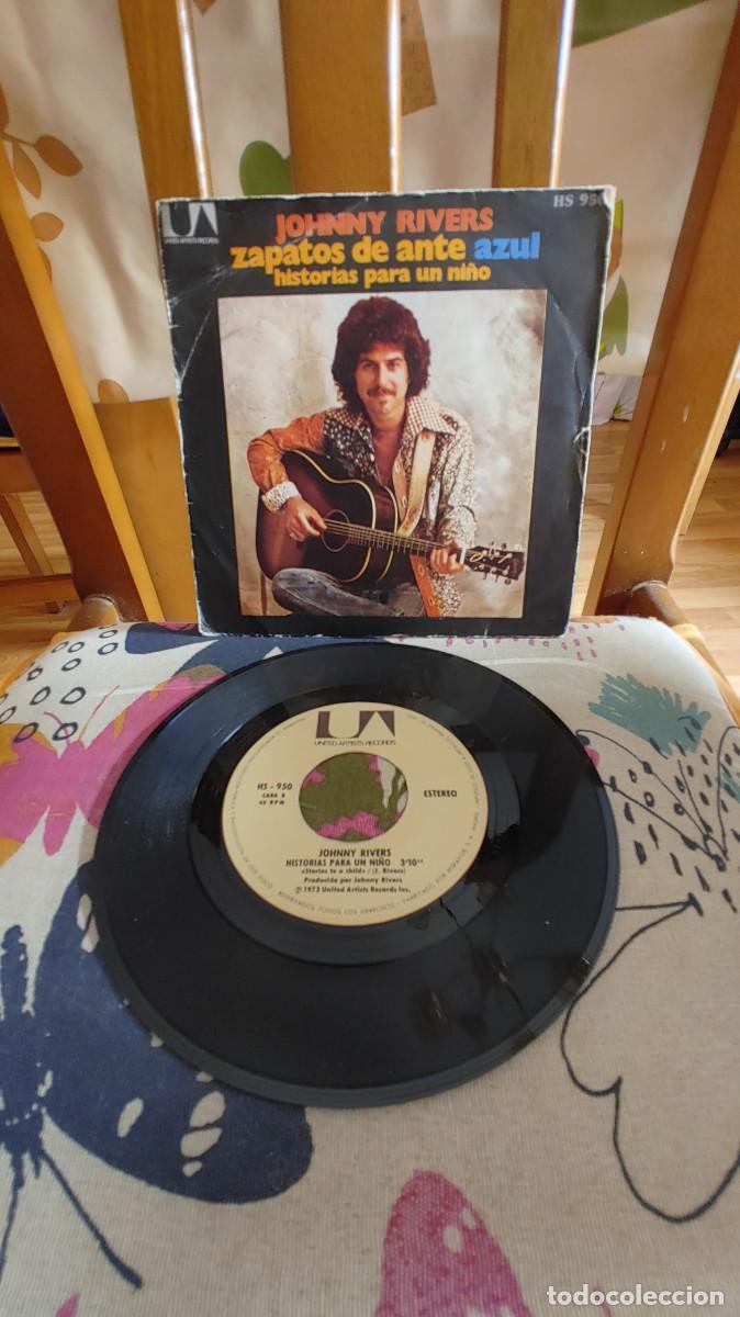 Discos de vinilo: JOHNNY RIVERS-SINGLE ZAPATOS DE ANTE AZUL