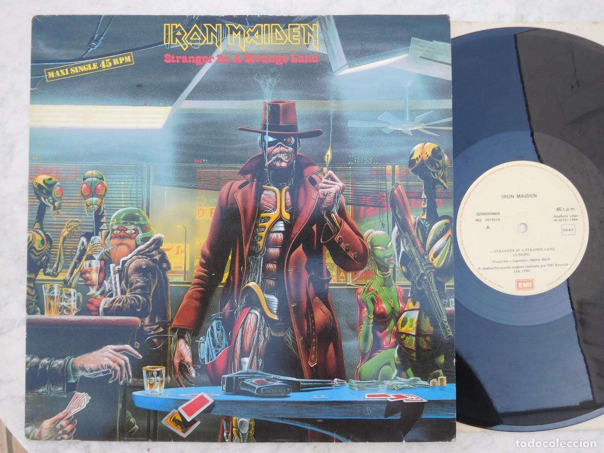 Discos de vinilo: Iron Maiden. Maxi Single. Stranger in a strange land. Edici&oacute;n espa&ntilde;ola. EMI 052 20 1551 6