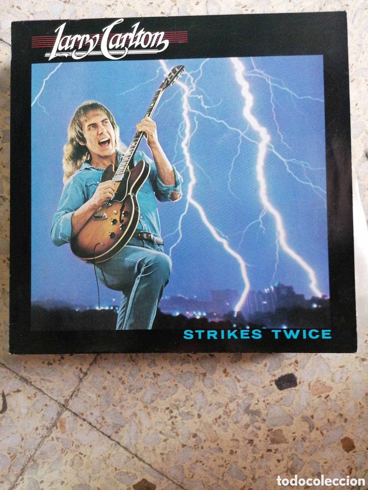 Discos de vinilo: LP LARRY CARLTON STRIKES TWICE 1980 GERMANY EX