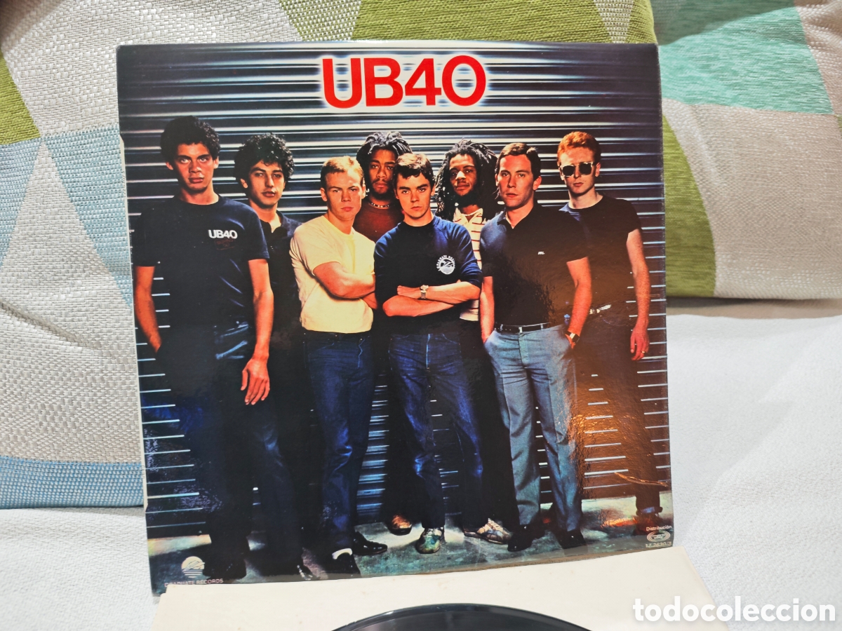 Discos de vinilo: Disco de vinilo del &aacute;lbum UB40 de la banda UB40, lanzado en 1981. Leer descripci&oacute;n