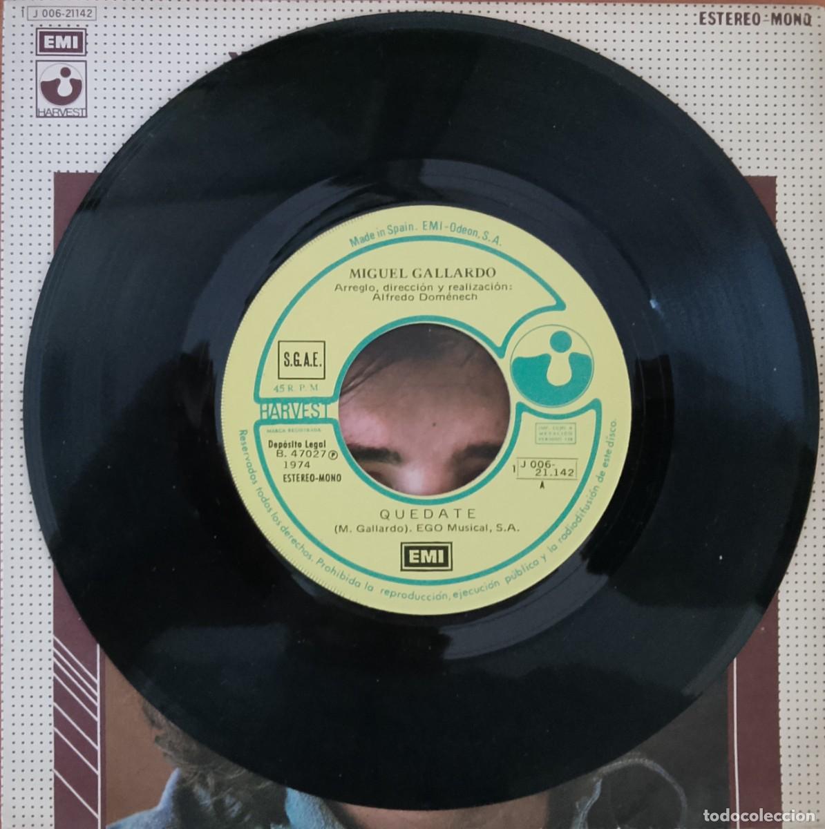 Discos de vinilo: Miguel Gallardo. Qu&eacute;date. Vinilo single. - Foto 3