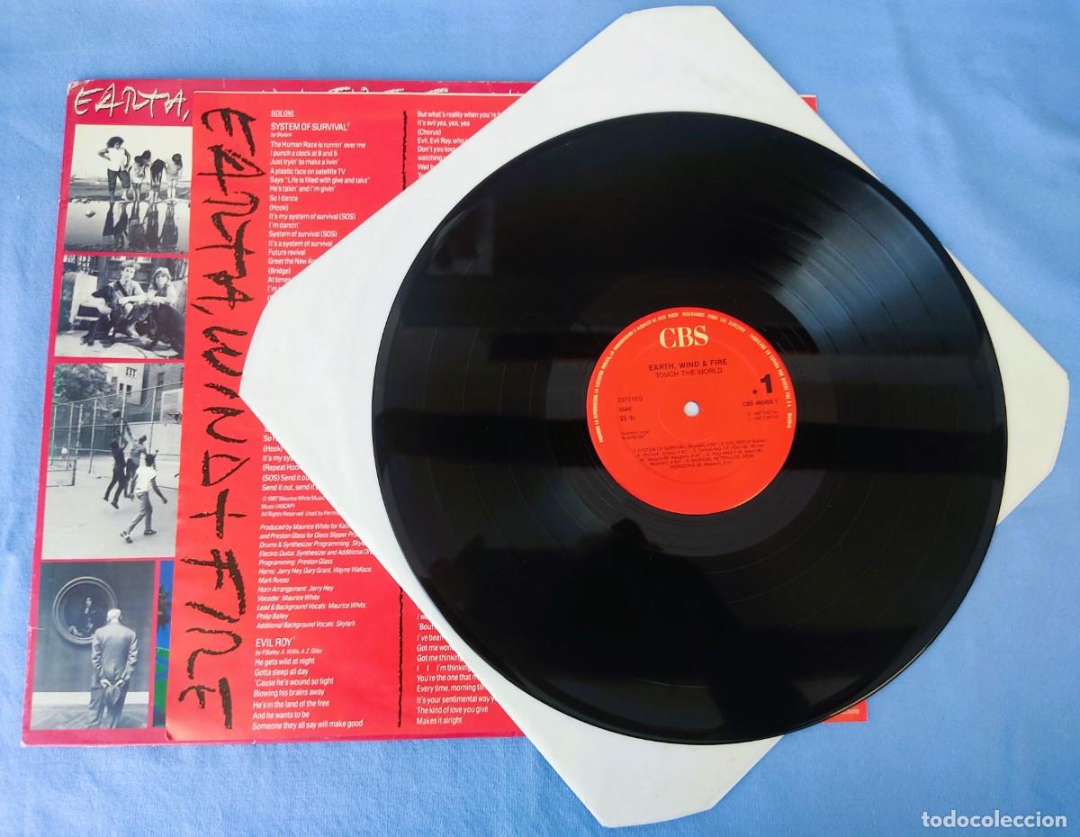 Discos de vinilo: DISCO LP EARTH WIND & FIRE TOUCH THE WORLD - Foto 3