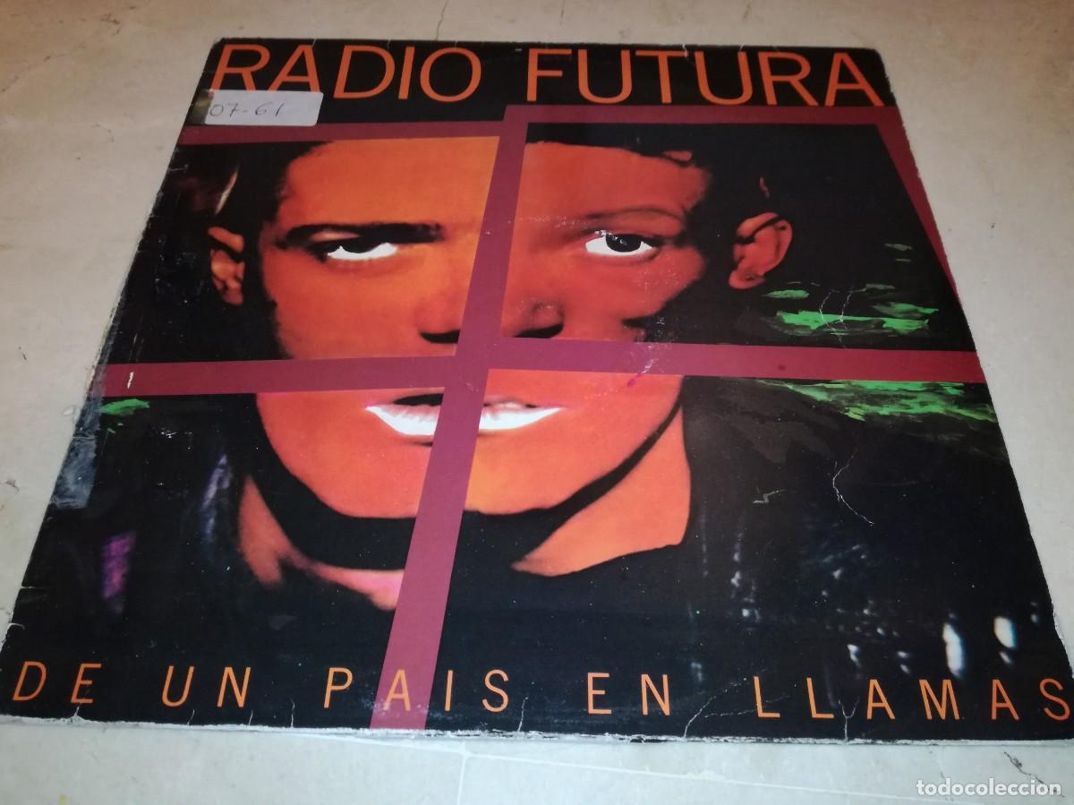 Discos de vinilo: RADIO FUTURA-DE UN PAIS EN LLAMAS-CONTIENE ENCARTE-ORIGINAL 1985