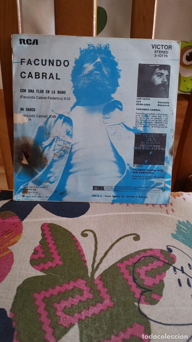 Discos de vinilo: FACUNDO CABRAL-SINGLE CON UNA FLOR EN LA MANO - Foto 2
