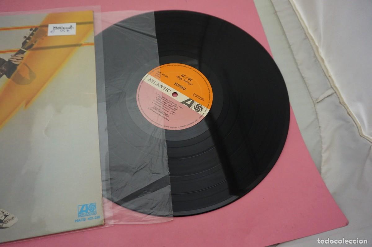 Discos de vinilo: LP - AC DC - HIGH VOLTAGE - DISCO EN EXCELENTE ESTADO - Foto 2