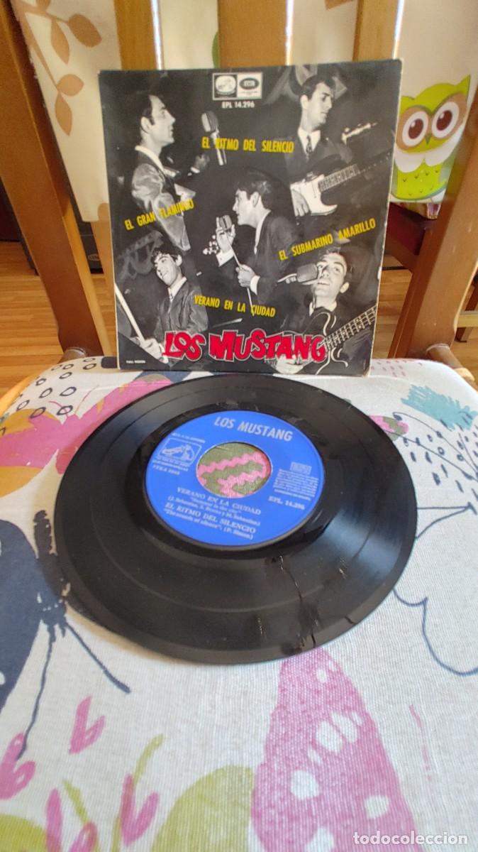 Discos de vinilo: LOS MUSTANG-EP SUBMARINO AMARILLO +3