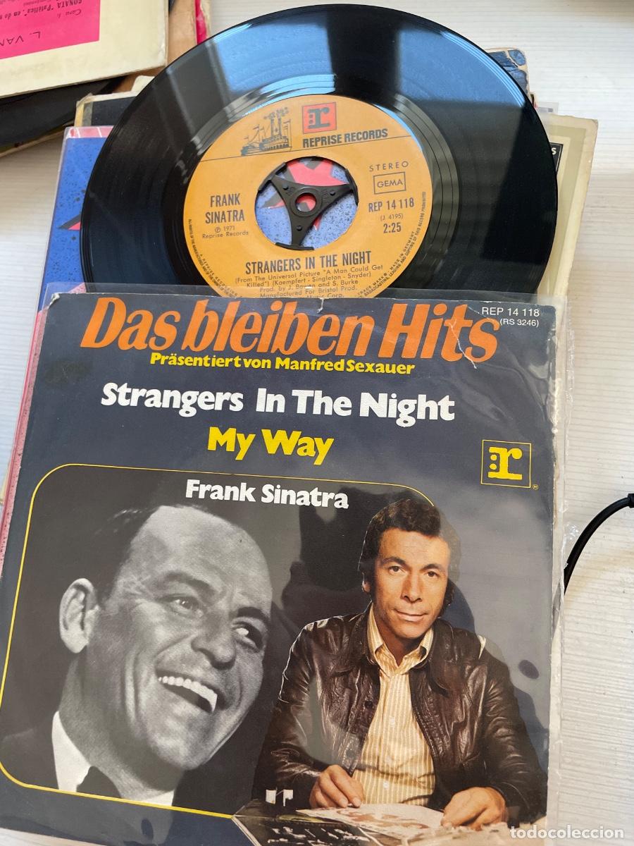 Discos de vinilo: Frank Sinatra strangers in the night single - Foto 1
