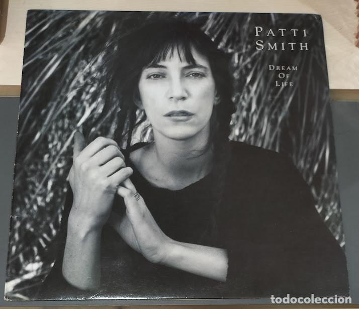 Discos de vinilo: Patti Smith - Dream Of Life - LP Arista ref. 209 172. Ed. espa&ntilde;ola 1988.