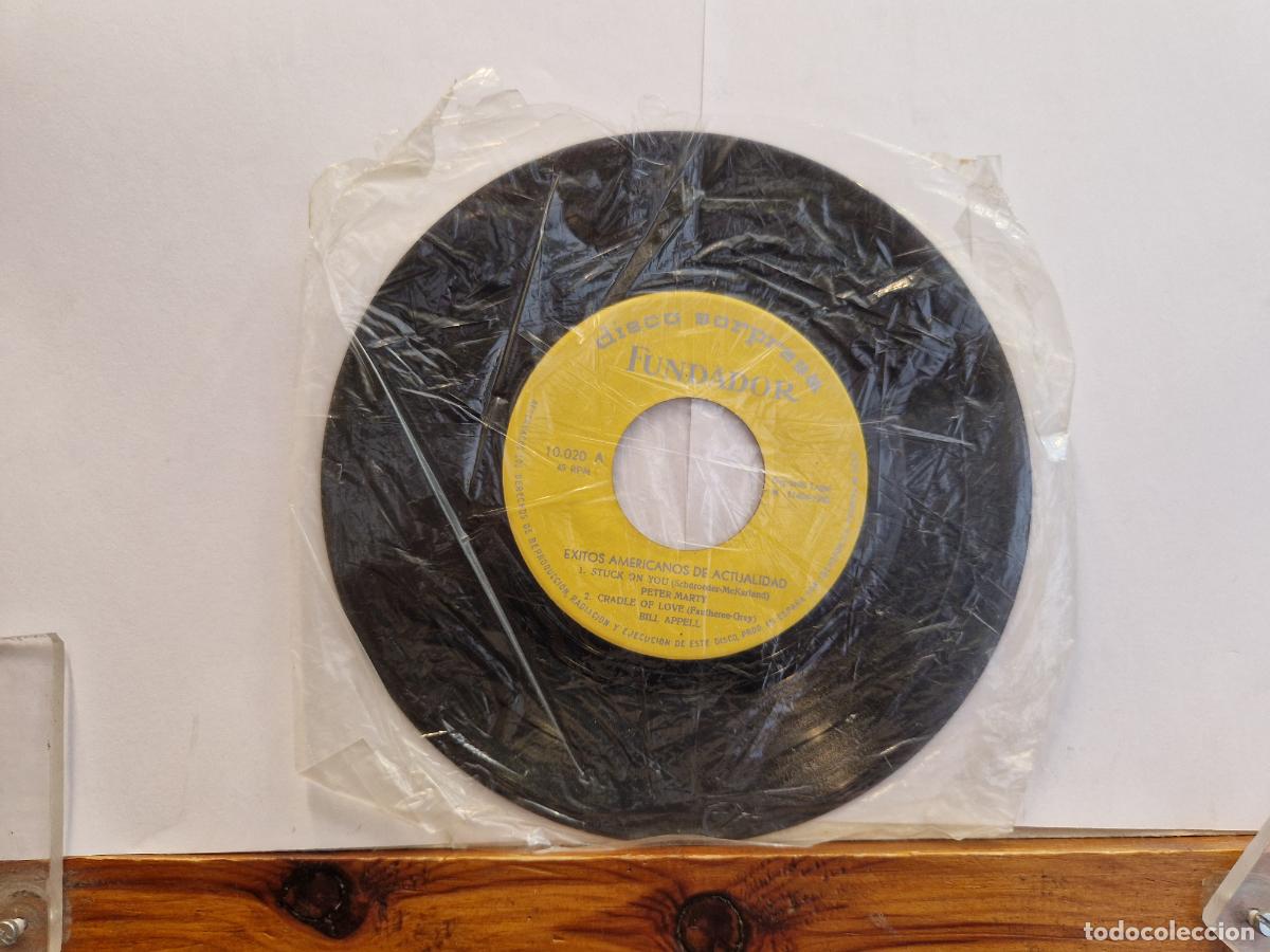 Discos de vinilo: SINGLE. DISCO SOPRESA FUNDADOR. EXITOS AMERICANOS DE ACTUALIDAD. STUCK ON YOU.