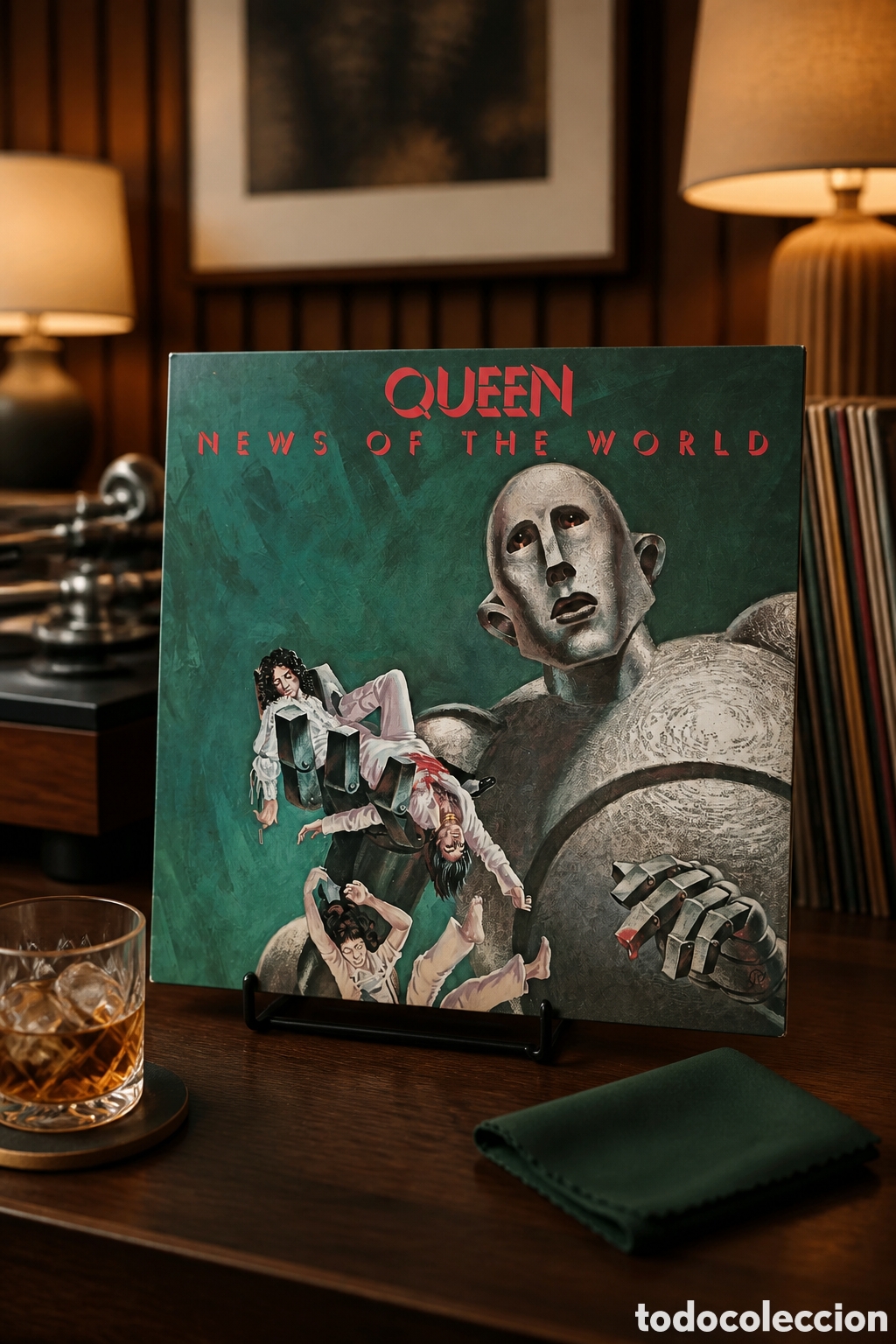 Discos de vinilo: Sexto &aacute;lbum de estudio de Queen, News of the World, lanzado originalmente en 1977. La ic&oacute;nica...