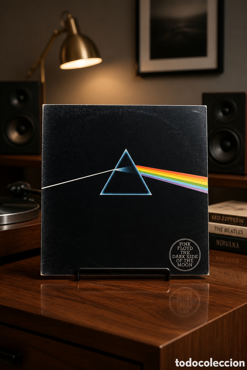 Discos de vinilo: Disco de vinilo es el &aacute;lbum ic&oacute;nico &rdquo;The Dark Side of the Moon&rdquo; de la banda brit&aacute;nica Pink Floyd.