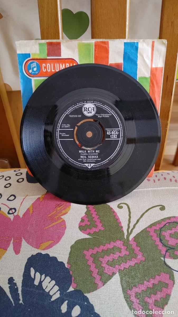 Discos de vinilo: NEIL SEDAKA-SINGLE KING OF CLOWNS-SIN FUNDA ORIGINAL
