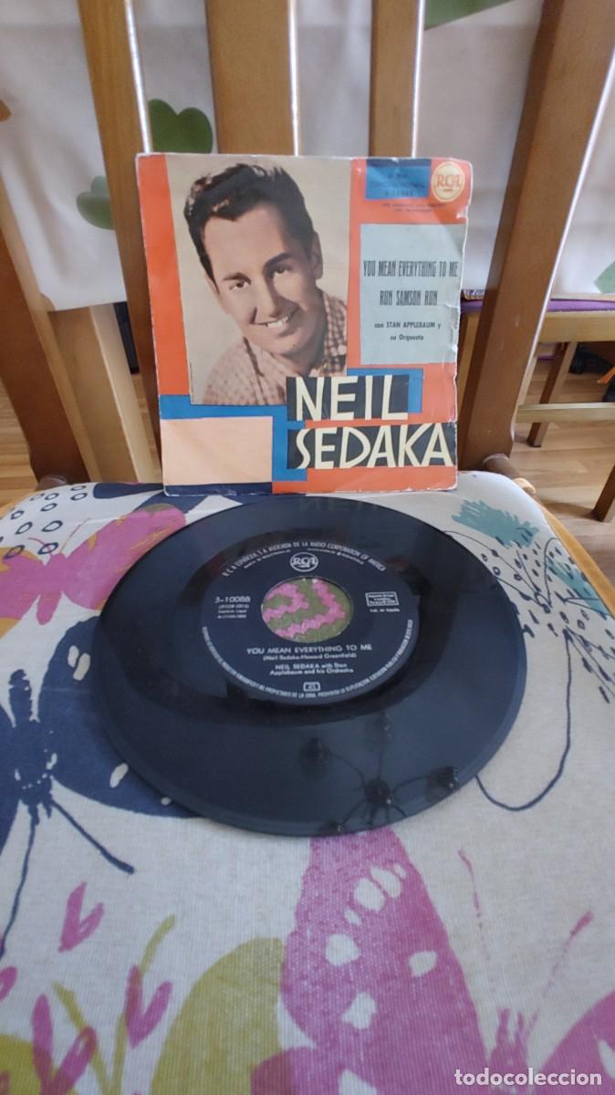 Discos de vinilo: NEIL SEDAKA-SINGLE YOU MEAN EVERYTHING TO ME-TRASERA RAJADA