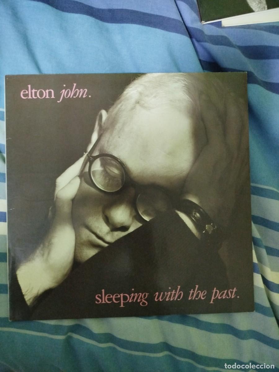 Discos de vinilo: Elton John, sleeping with the past