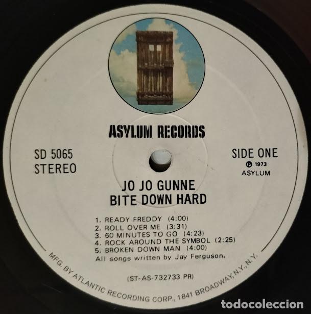 Discos de vinilo: Jo Jo Gunne - Bite Down Hard - LP Asylum Records ref. SD 5065. Ed. US 1973. - Foto 2