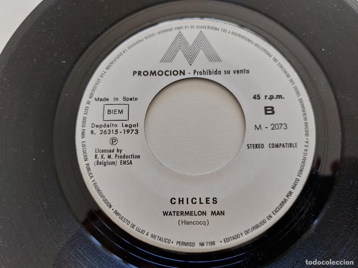 Discos de vinilo: CHICL&Eacute;S - 45 Spain - PROMO * MINT * LA LA LA / WATERMELON MAN - Foto 4