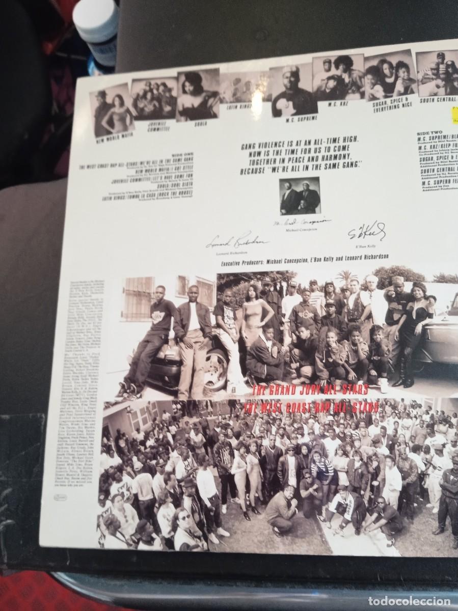 Discos de vinilo: WE&acute;RE ALL IN THE SAME GANG- LP. - Foto 2