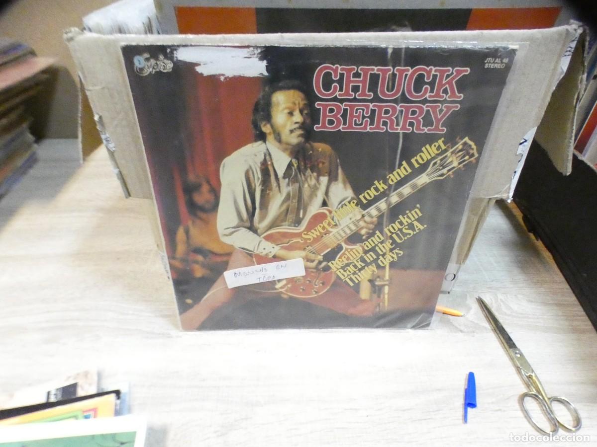 Discos de vinilo: ARKANSAS1980 PACC737 VINILO LEVE USO AUN CORRECTO CHUCK BERRY BORRONES BLANCOS EN TAPA