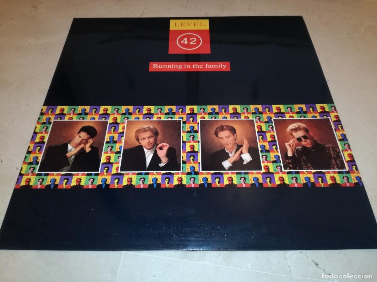 Discos de vinilo: LEVEL 42-RUNNING IN THE FAMILY-EDICI&Oacute;N ESPA&Ntilde;OLA-VINILO EN MUY BUEN ESTADO