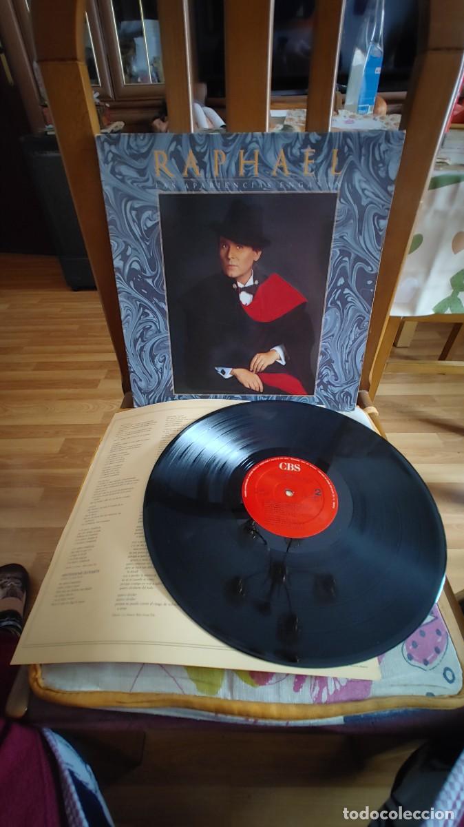 Discos de vinilo: RAPHAEL-LP LAS APARIENCIAS ENGA&Ntilde;AN-ENCARTE LETRAS