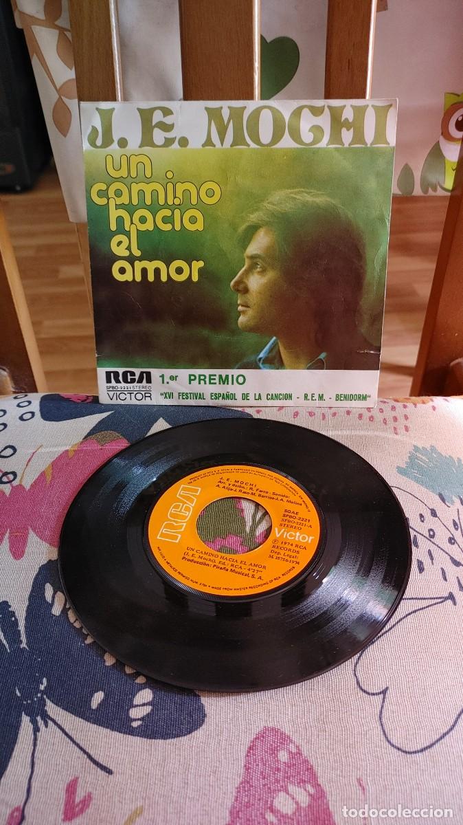 Discos de vinilo: J.E. MOCHI-SINGLE UN CAMINO HACIA EL AMOR