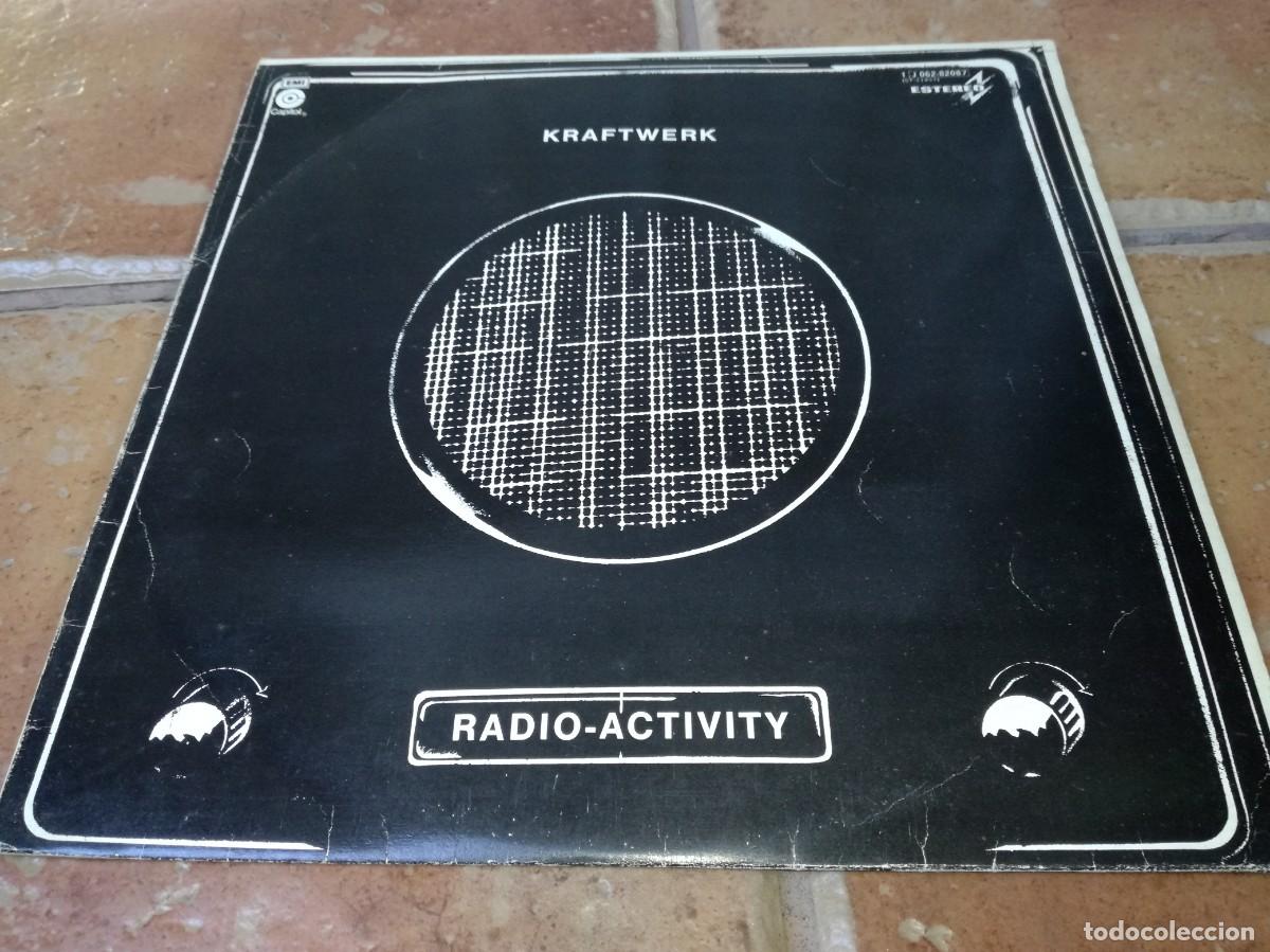 Discos de vinilo: KRAFTWERK-RADIO-ACTIVITY-CONTIENE ENCARTE-ORIGINAL ESPA&Ntilde;OL 1976