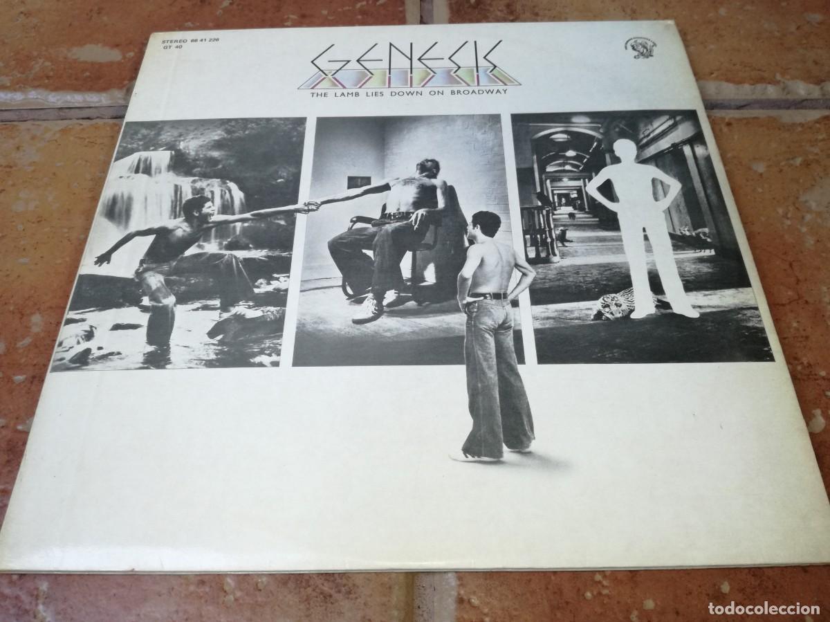 Discos de vinilo: GENESIS-THE LAMB LIES DOWN ON BROADWAY-CONTIENE LOS ENCARTES-DOBLE LP-ORIGINAL 1974