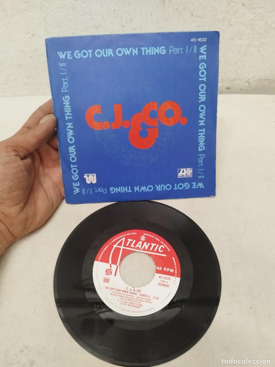 Discos de vinilo: C. J. & Co. &ndash; We Got Our Own Thing (Part. I / II)
