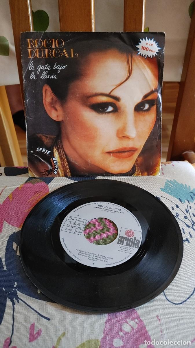 Discos de vinilo: ROCIO DURCAL-SINGLE LA GATA BAJO LA LLUVIA